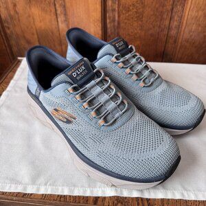 Skechers Slater D'LUX Walker Slip-Ins w/No Tie Laces Size 9.5 - 4E